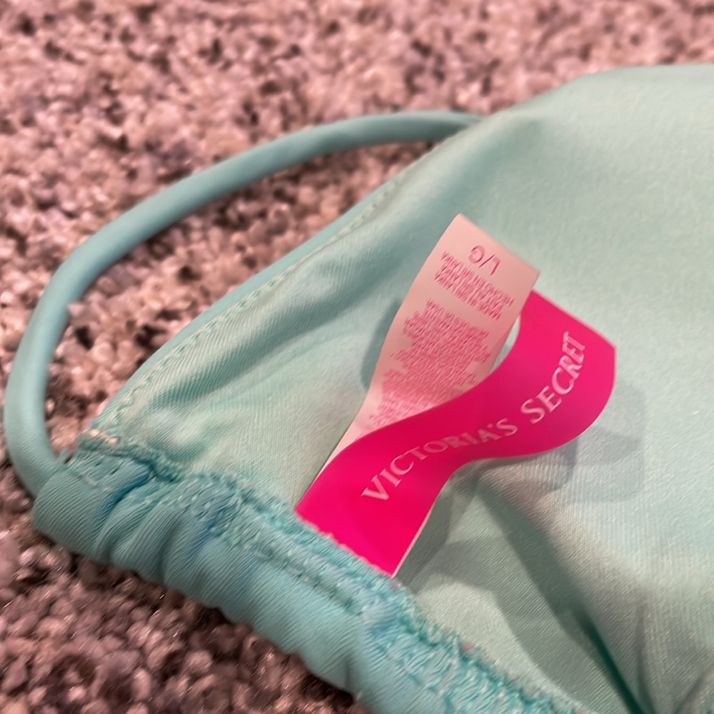 Victoria’s Secret Turquoise  Bikini Top size Large - Picture 3 of 4